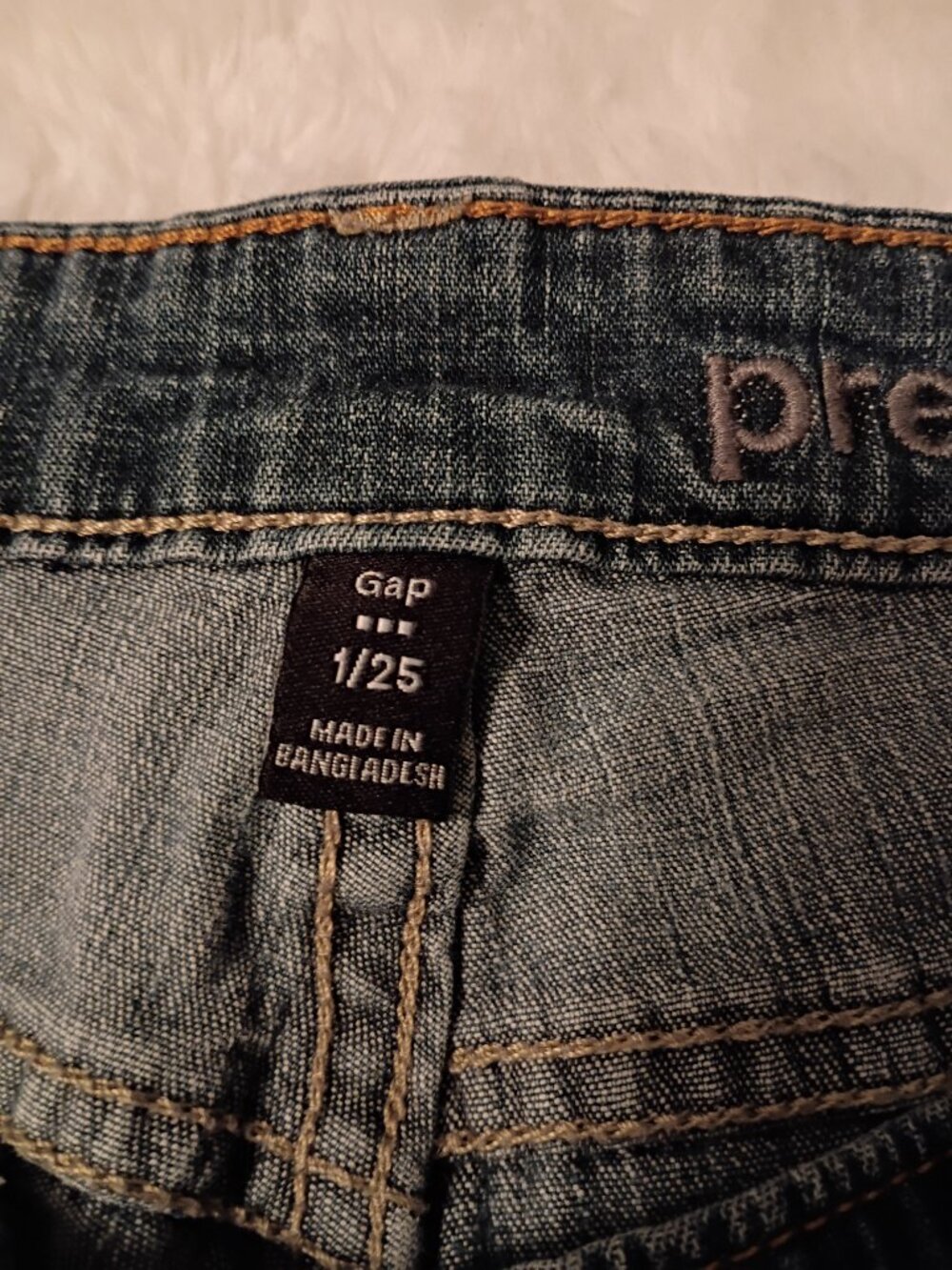 GAP Low Rise Capris - Picture 2 of 10